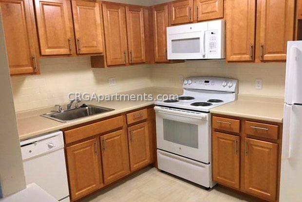 Studio bed, 1 bath apartment for rent at 550 Belmont St Unit 7, Coolidge Square — photo 2 of 14