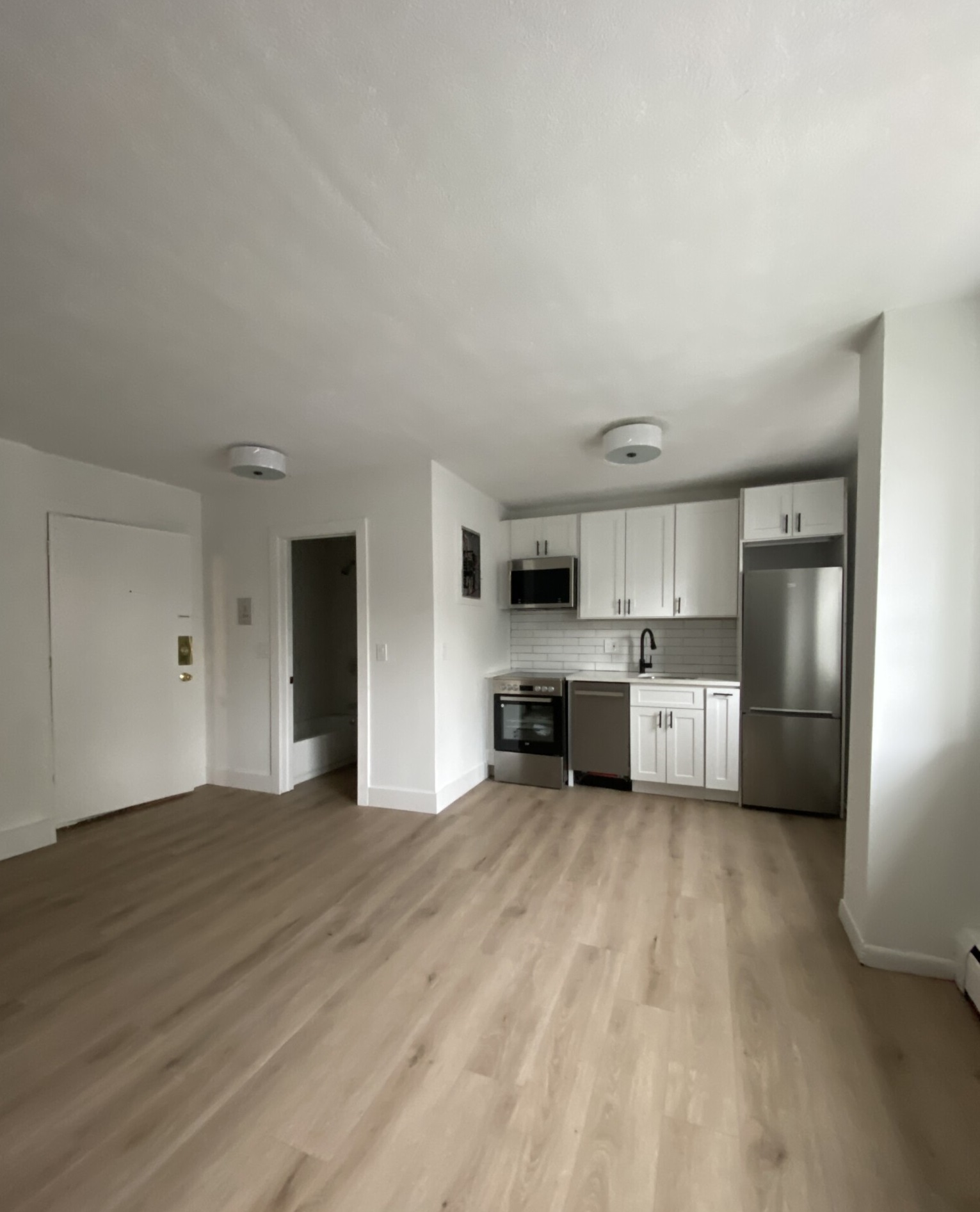 2 bed, 1 bath apartment for rent at 740 East 7th St Unit 7, South Boston — photo 1 of 6