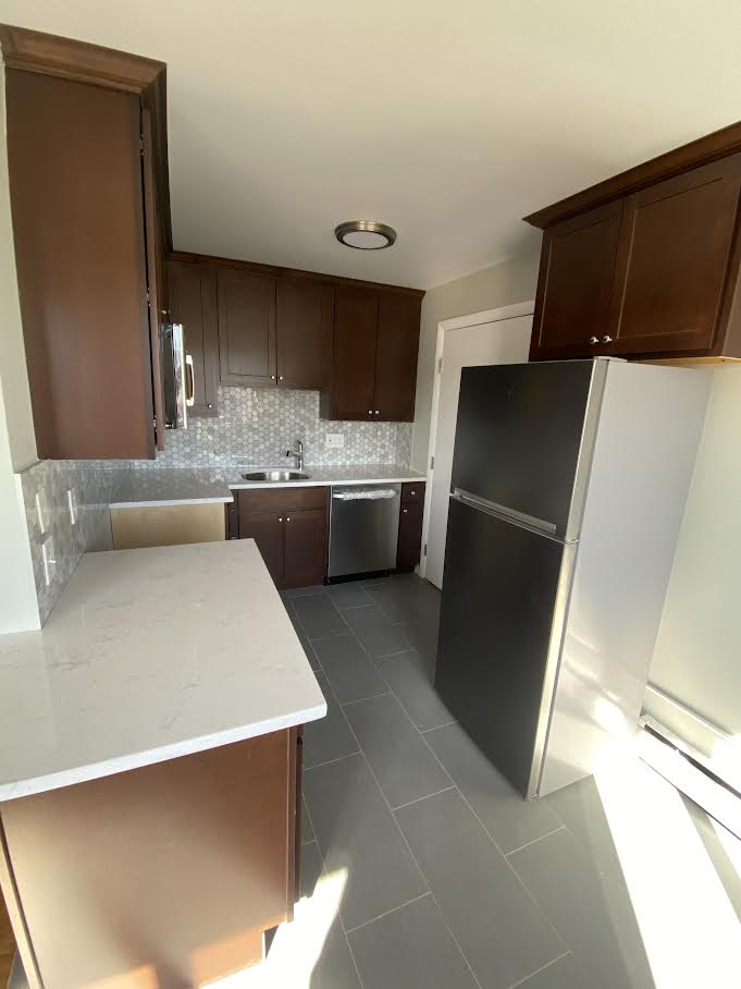 2 bed, 1 bath apartment for rent at 15 Leicester St Unit r, Oak Square — photo 1 of 4