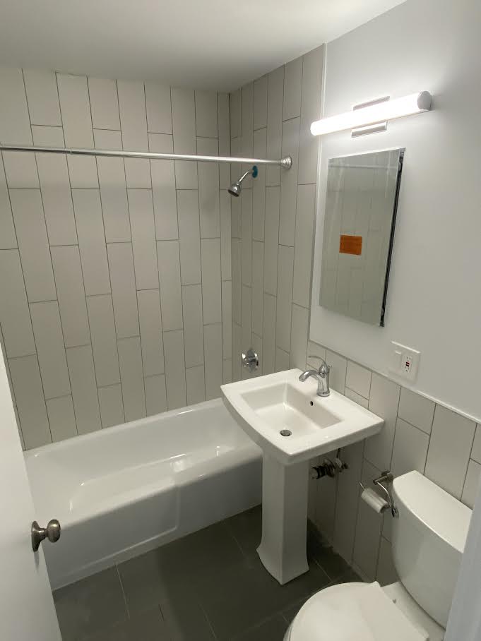 2 bed, 1 bath apartment for rent at 15 Leicester St Unit r, Oak Square — photo 4 of 4