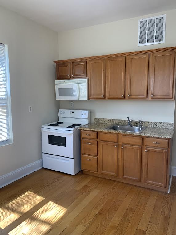 1 bed, 1 bath apartment for rent at 70 Strathmore Rd Unit 3A, Brighton — photo 2 of 5