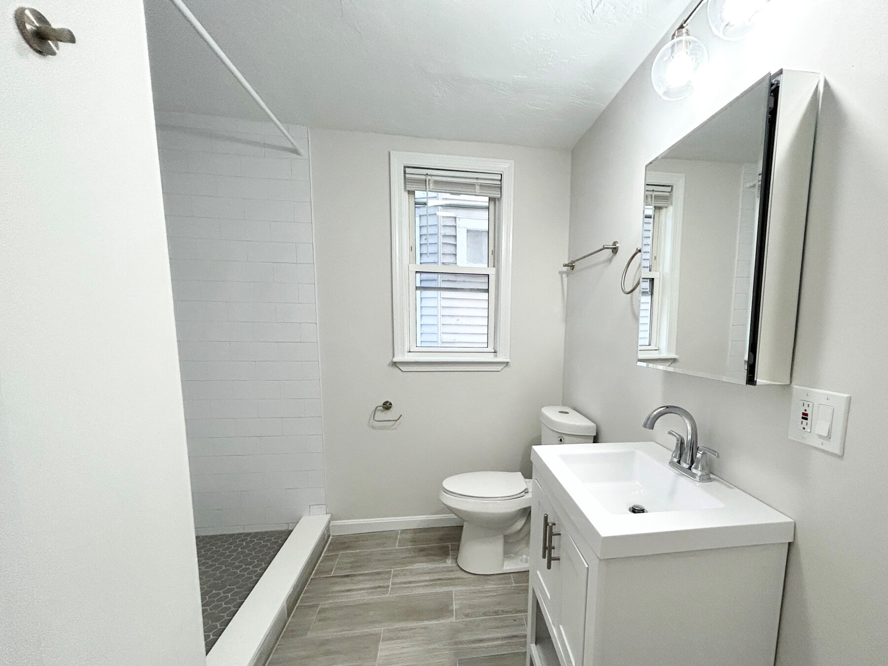 4 bed, 2 bath apartment for rent at 151 East Cottage St Unit 2, Dorchester — photo 10 of 11