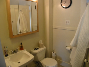 2 bed, 1 bath apartment for rent at 32 Hawthorn St Unit 3, Harvard Square — photo 5 of 6