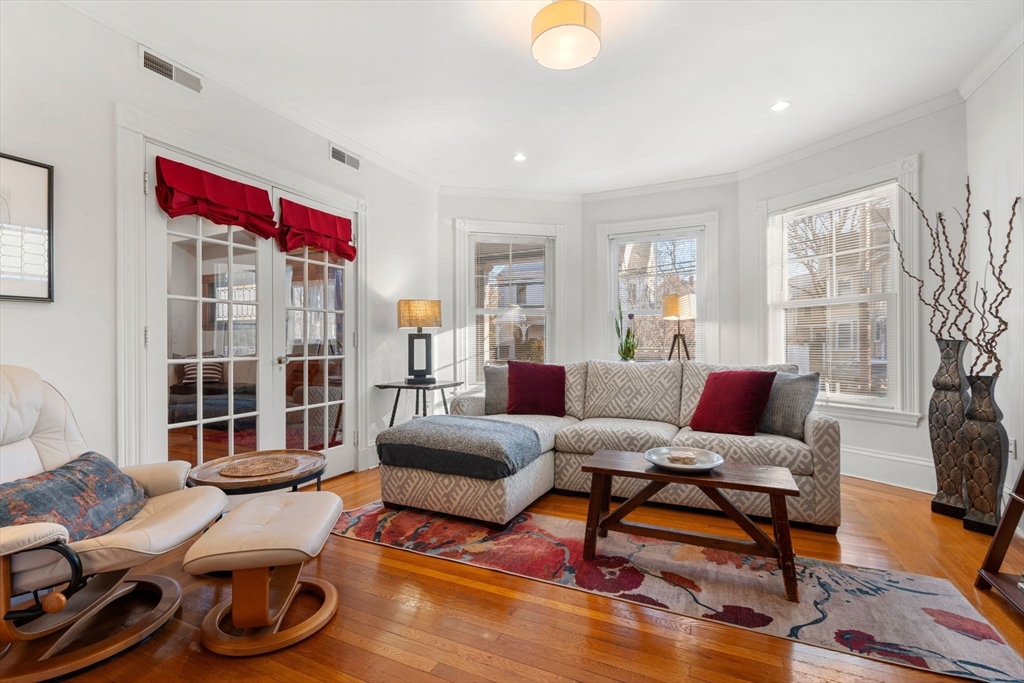 18 Wyman St, East Arlington