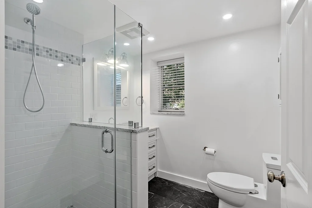 40 Atlantic Ave, Rockport