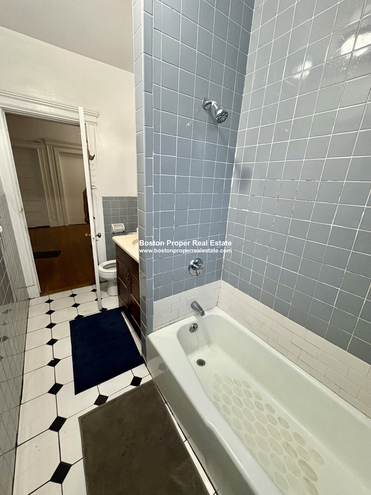 1911 Beacon St, Brookline