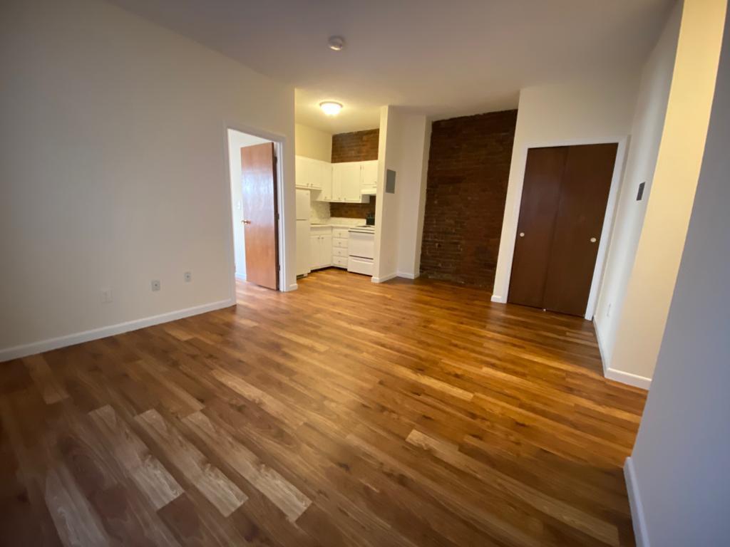 1 bed, 1 bath apartment for rent at 62 South Huntington Ave Unit 04, Jamaica Plain — photo 9 of 10