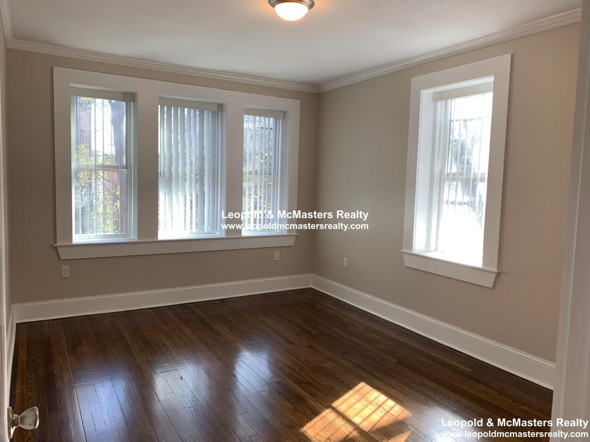 3 bed, 1 bath apartment for rent at 12 Short St Unit 3UN, Coolidge Corner — photo 13 of 15