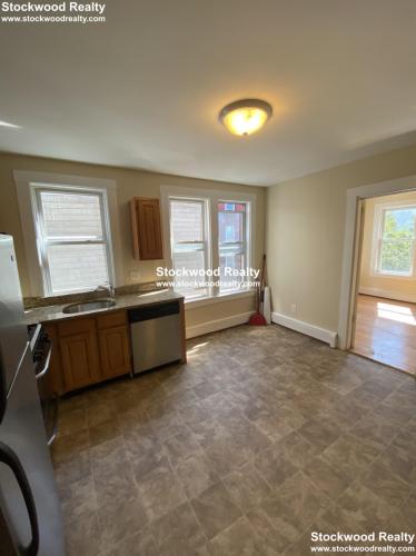 3 bed, 1 bath apartment for rent at 66 Middle St Unit 2, South Boston — photo 6 of 25