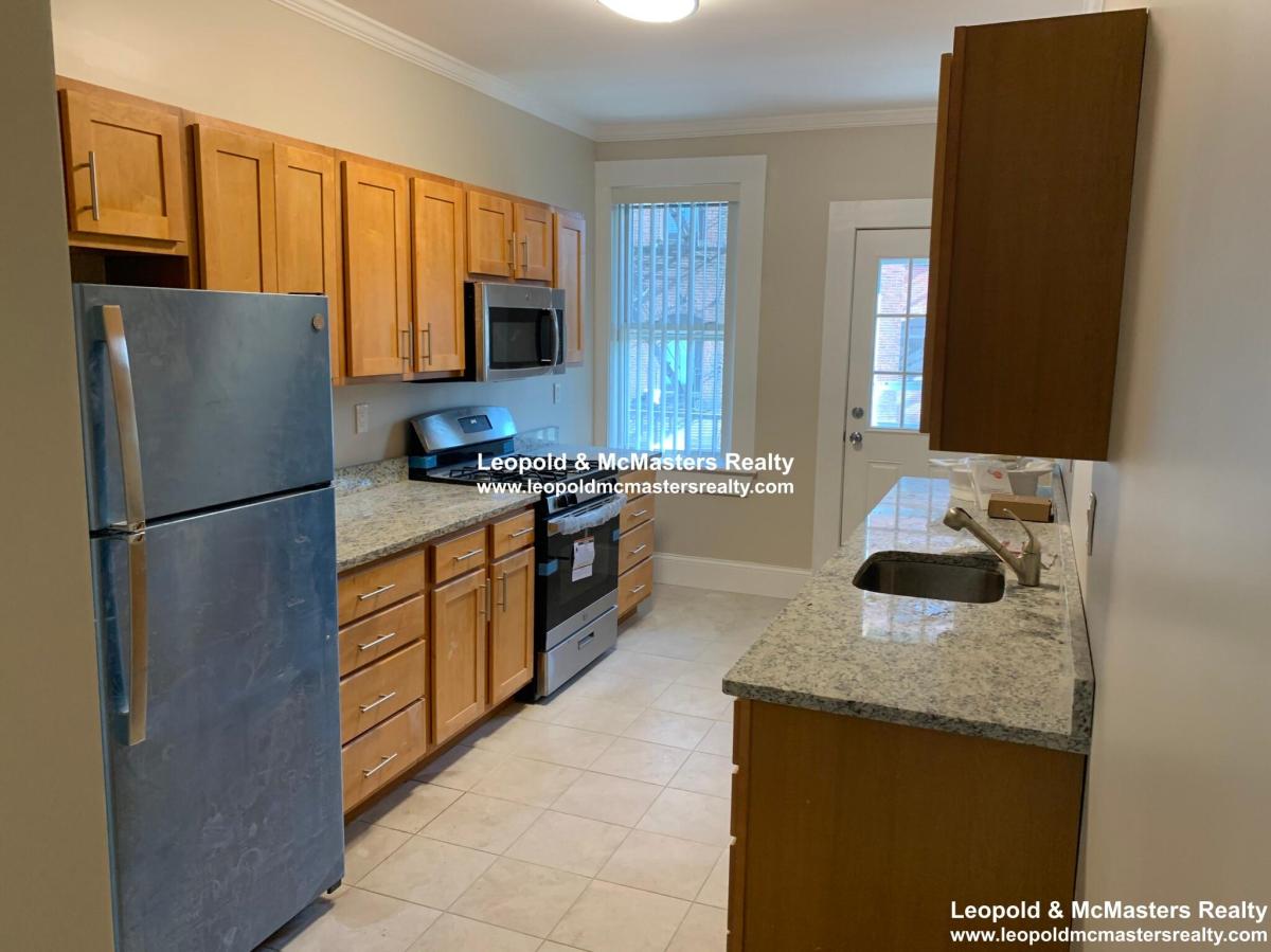 3 bed, 1 bath apartment for rent at 12 Short St Unit 3U, Coolidge Corner — photo 11 of 15