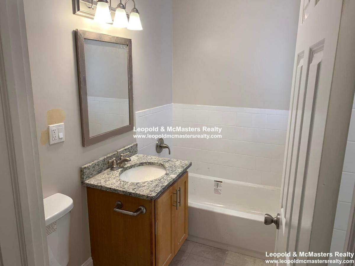 3 bed, 1 bath apartment for rent at 12 Short St Unit 3U, Coolidge Corner — photo 9 of 15