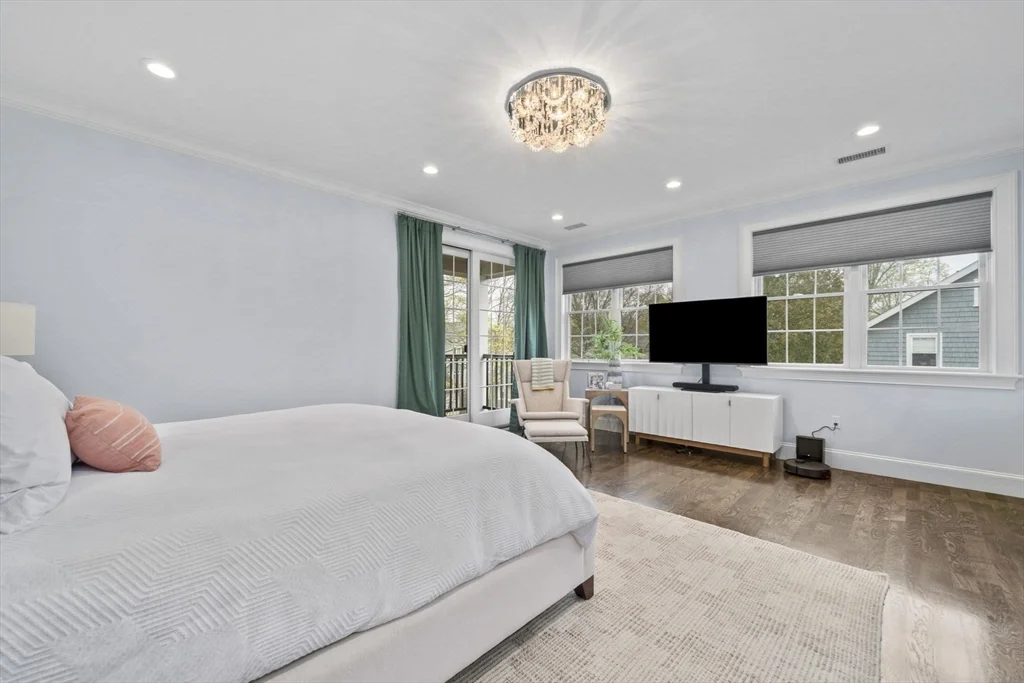 11 Woodhaven Rd, Waban