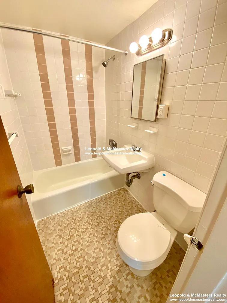 Studio bed, 1 bath apartment for rent at 74 South Huntington Ave Unit 21, Jamaica Plain — photo 3 of 5