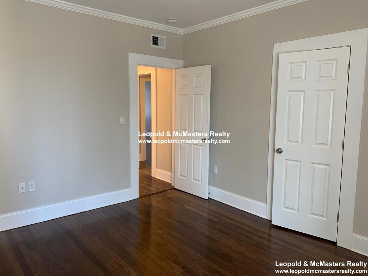3 bed, 1 bath apartment for rent at 12 Short St Unit 3U, Coolidge Corner — photo 8 of 15