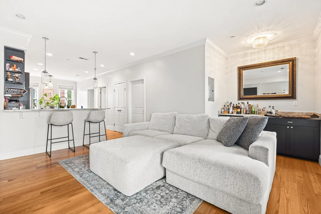 180 Gold St, South Boston