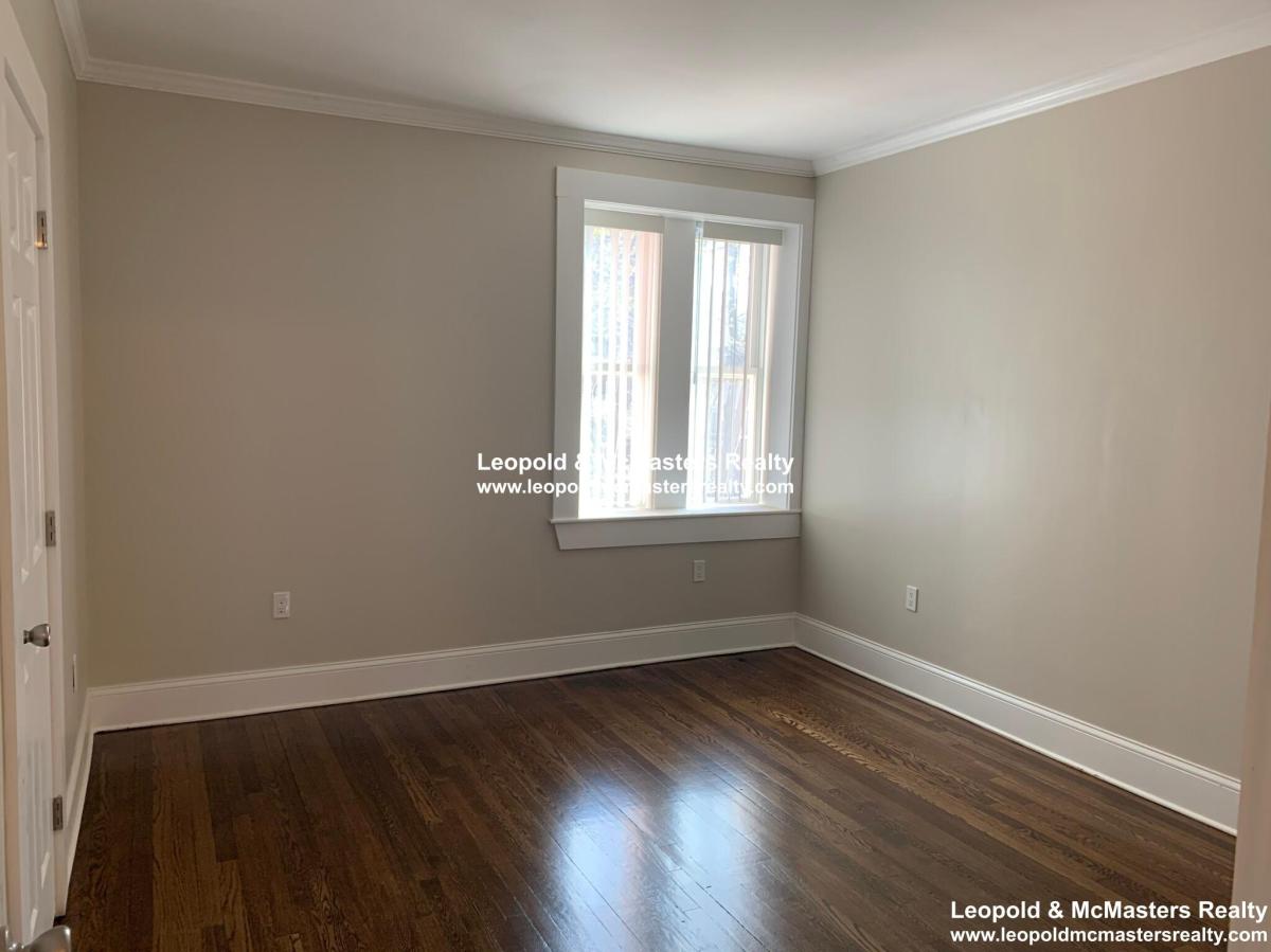3 bed, 1 bath apartment for rent at 12 Short St Unit 3U, Coolidge Corner — photo 7 of 15