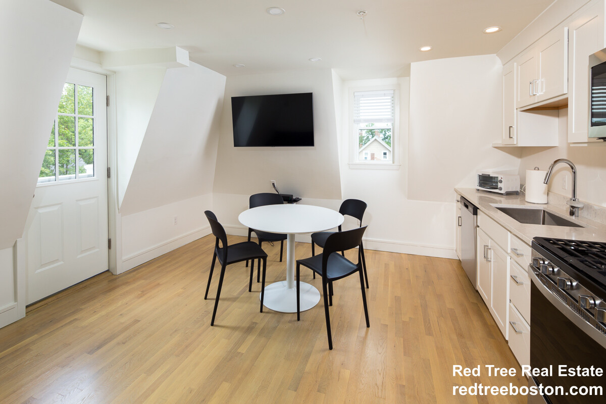 92 Brown St, South Side