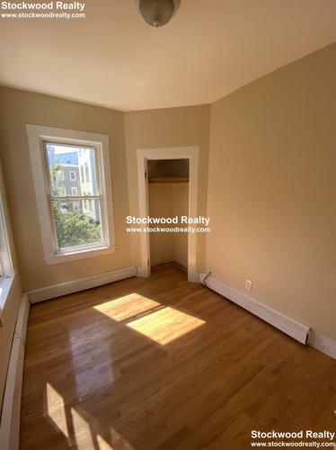 3 bed, 1 bath apartment for rent at 66 Middle St Unit 2, South Boston — photo 13 of 25