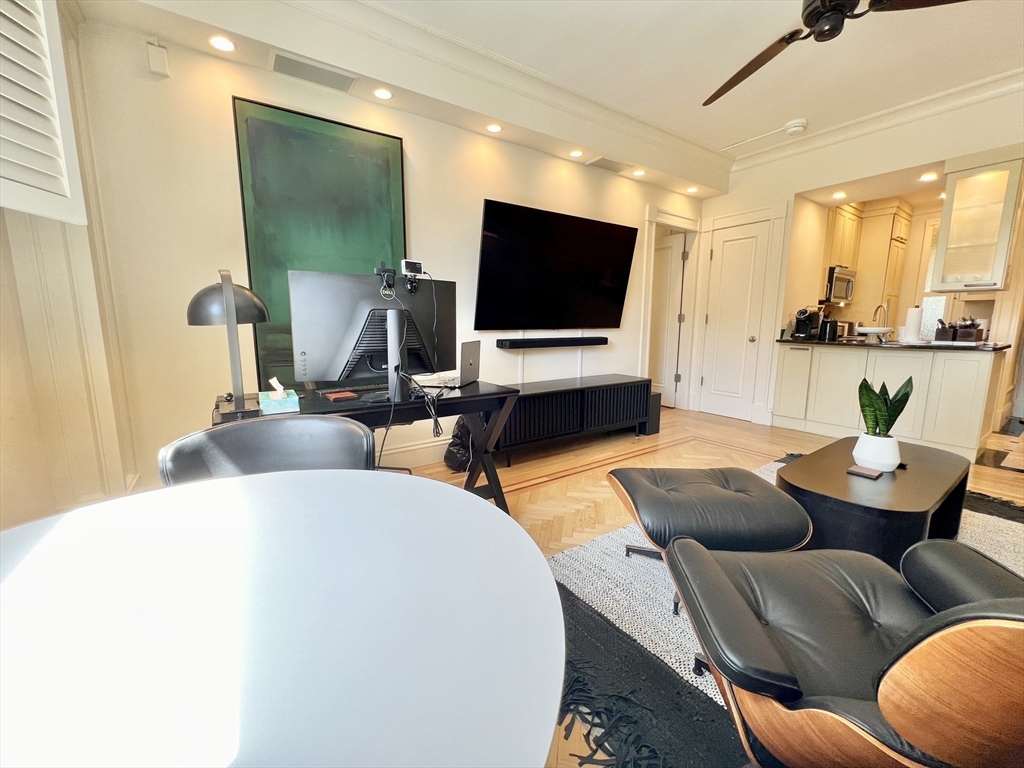 21 Beacon St, Beacon Hill