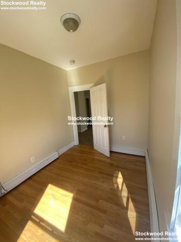 3 bed, 1 bath apartment for rent at 66 Middle St Unit 2, South Boston — photo 14 of 25
