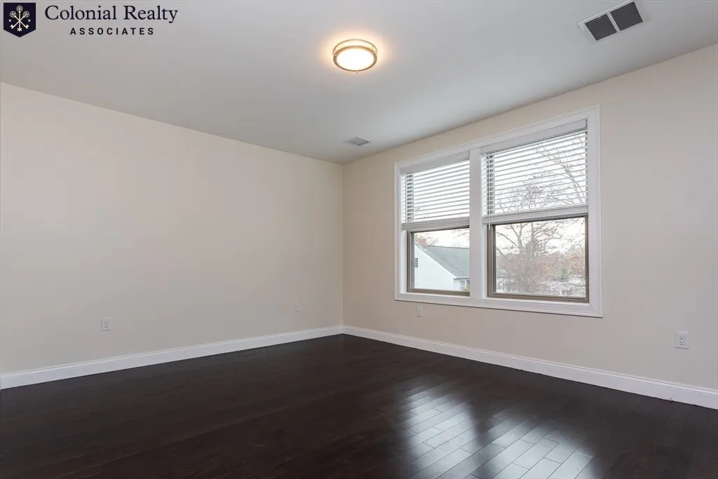 478 Fulton St, Medford