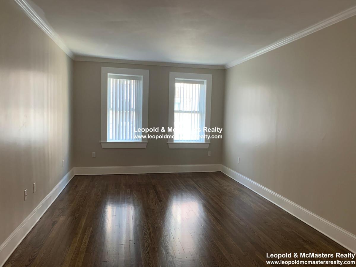 3 bed, 1 bath apartment for rent at 12 Short St Unit 3UN, Coolidge Corner — photo 5 of 15