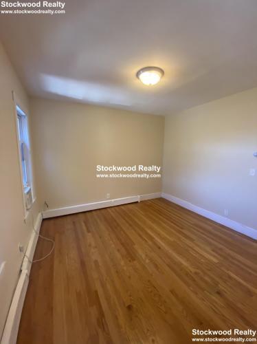 3 bed, 1 bath apartment for rent at 66 Middle St Unit 2, South Boston — photo 17 of 25