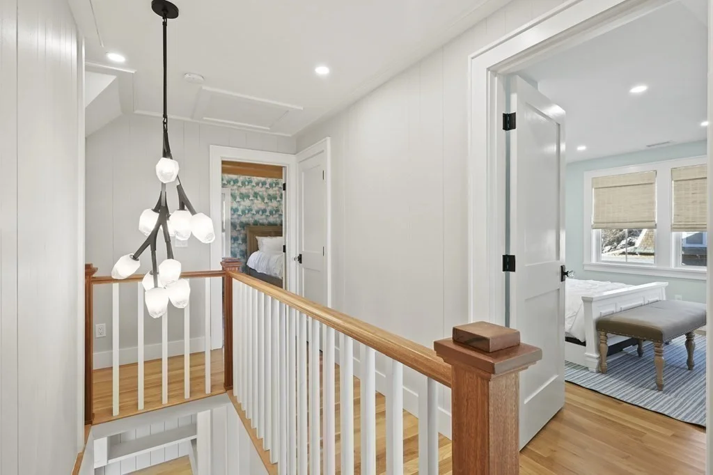 9 Tuckernuck Ave, Oak Bluffs