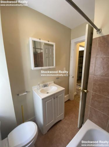 3 bed, 1 bath apartment for rent at 66 Middle St Unit 2, South Boston — photo 18 of 25
