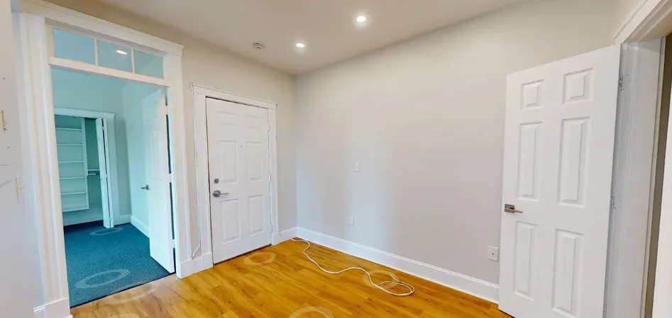 829 Beacon St, Fenway