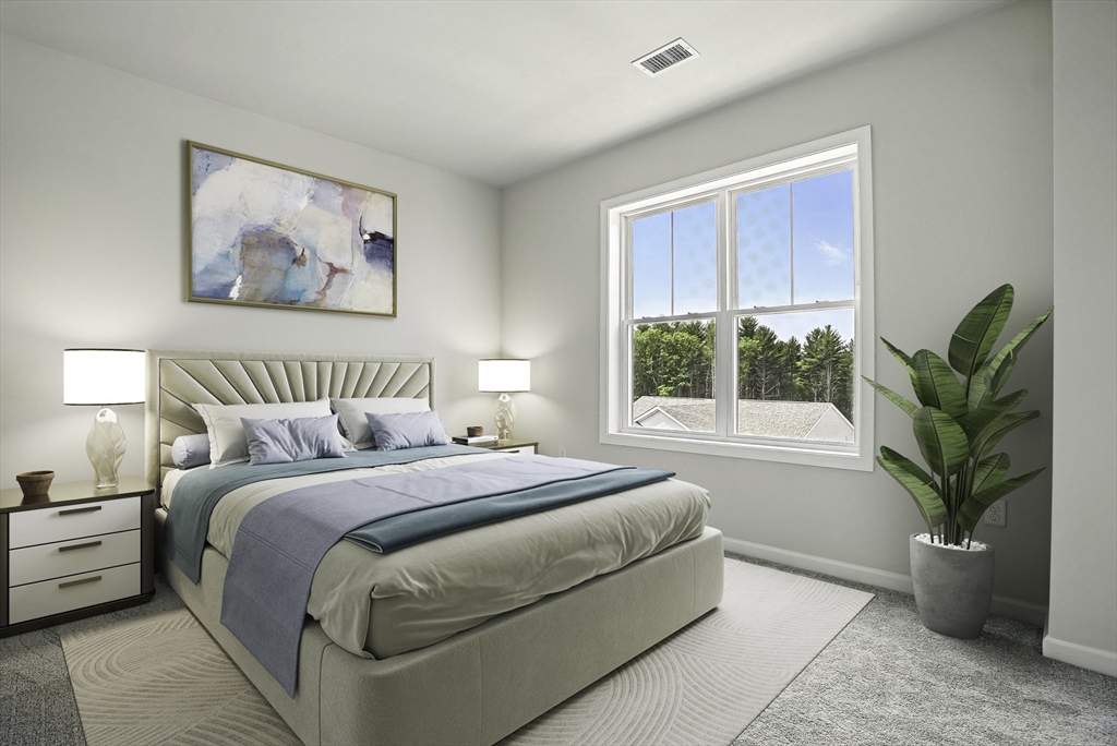 4 Winslow Ln, Grafton