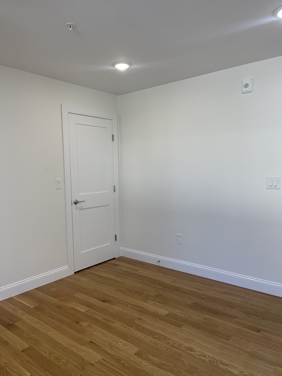 40 Everett St, Everett