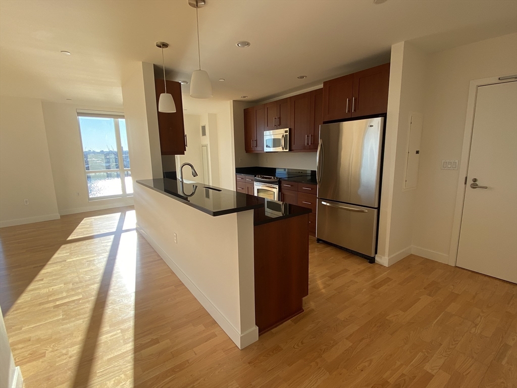 100 Station Landing, Medford