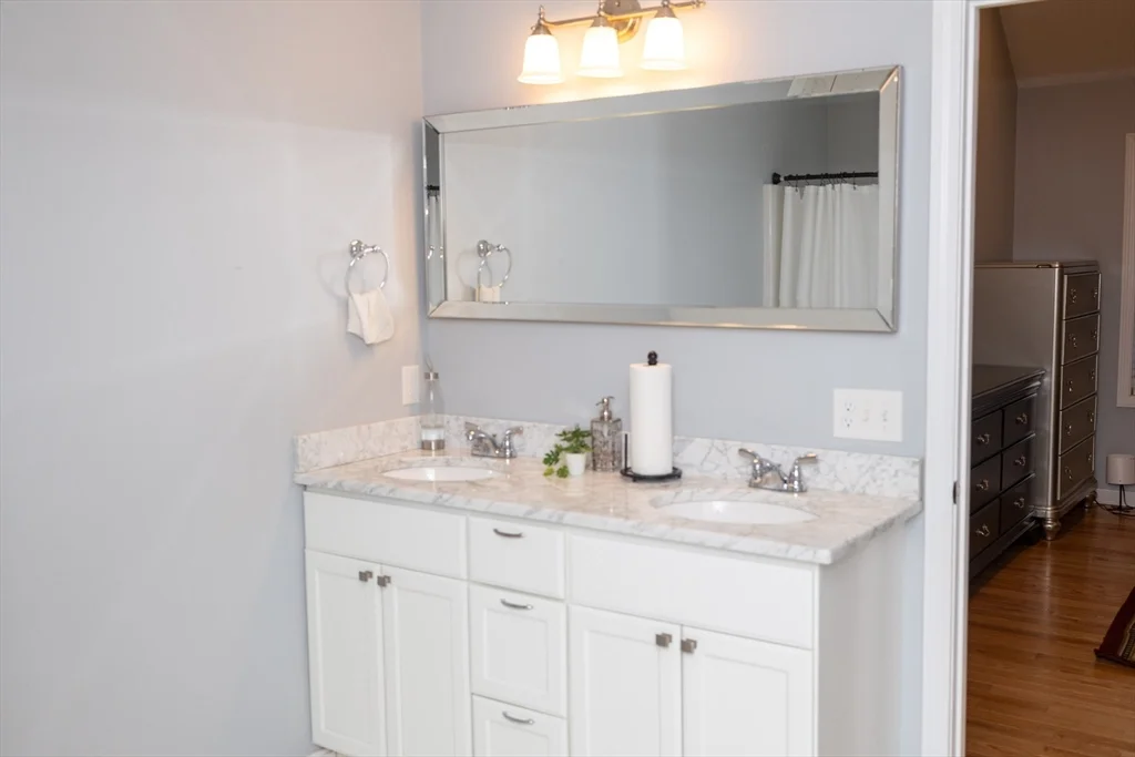 129 Quinapoxet St, Holden