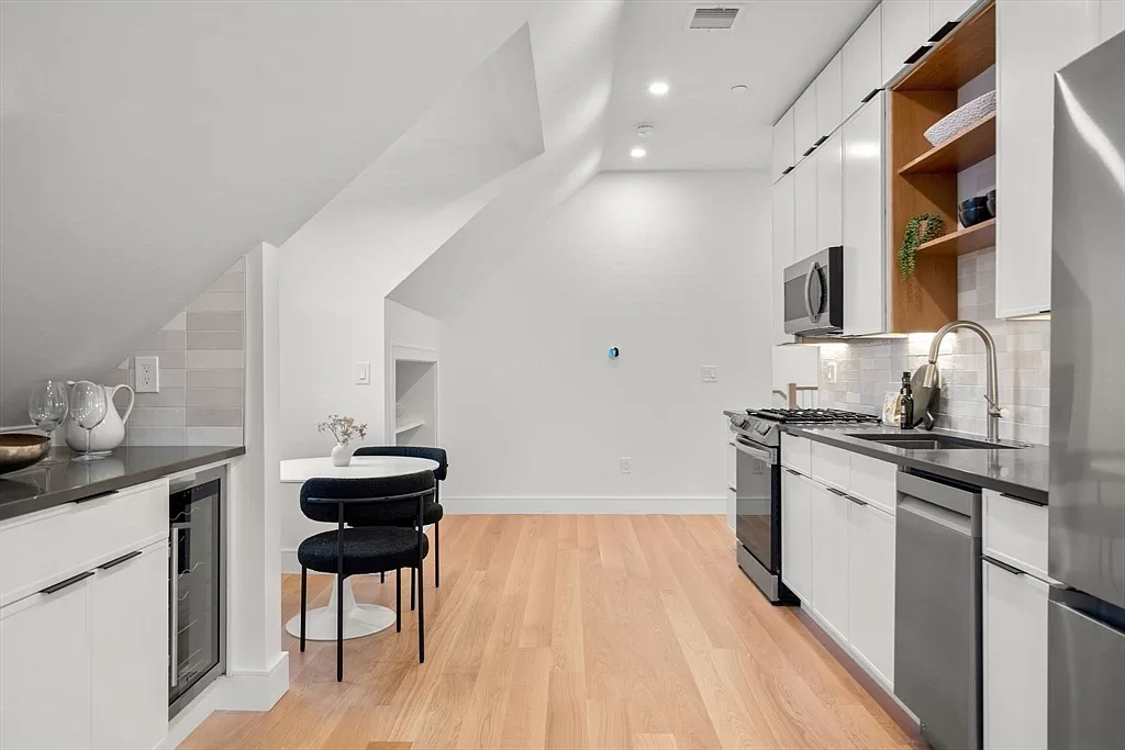 93 Cowper St, East Boston