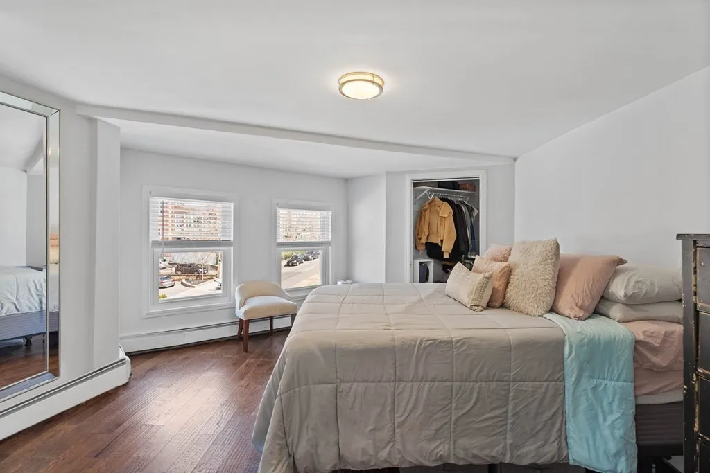 1 Telegraph St, South Boston