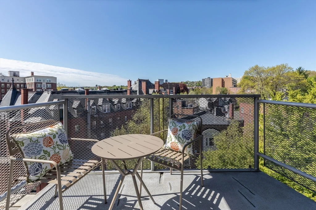 19 Winchester St, Coolidge Corner