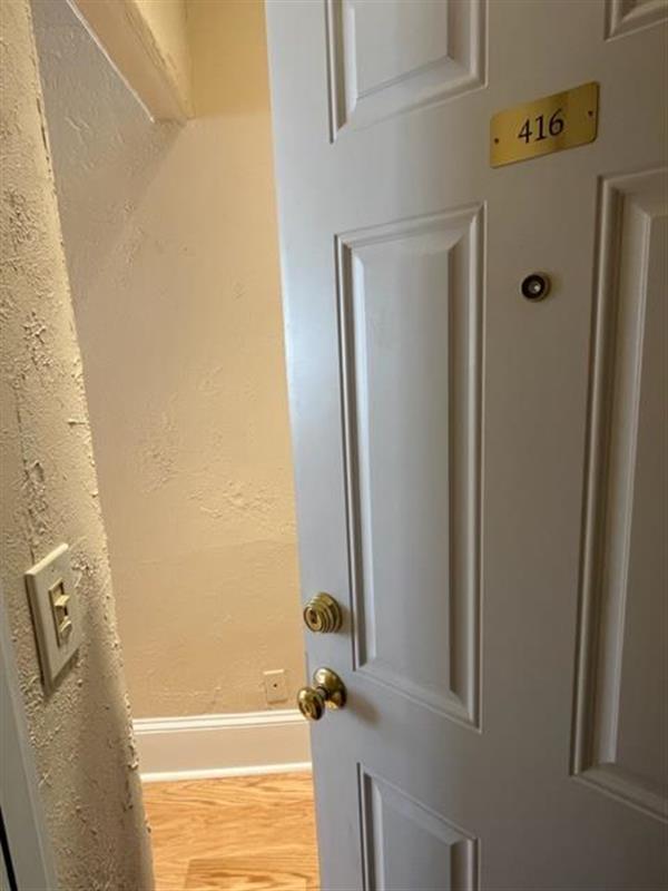 888 Massachusetts Ave, Riverside