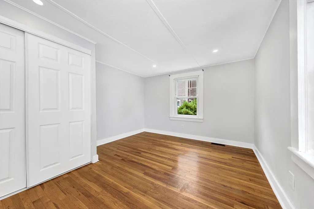 36 Marshall St, Winthrop Center