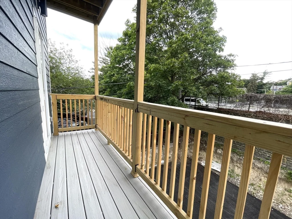 16 Delle Ave, Mission Hill