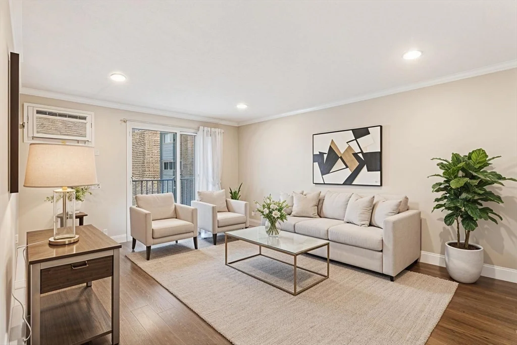 10 Woodcrest, Weymouth