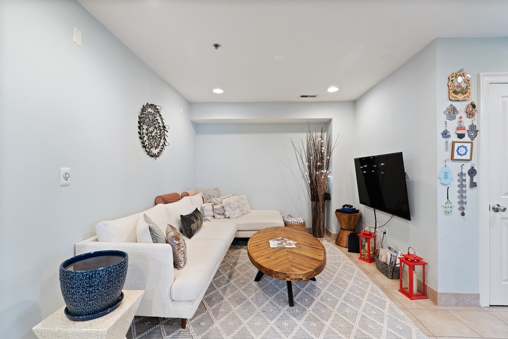 1867 Beacon St, Brookline