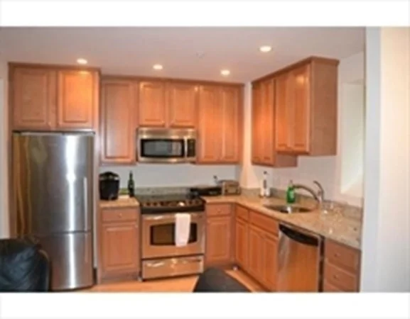 20 Chapel St, Longwood