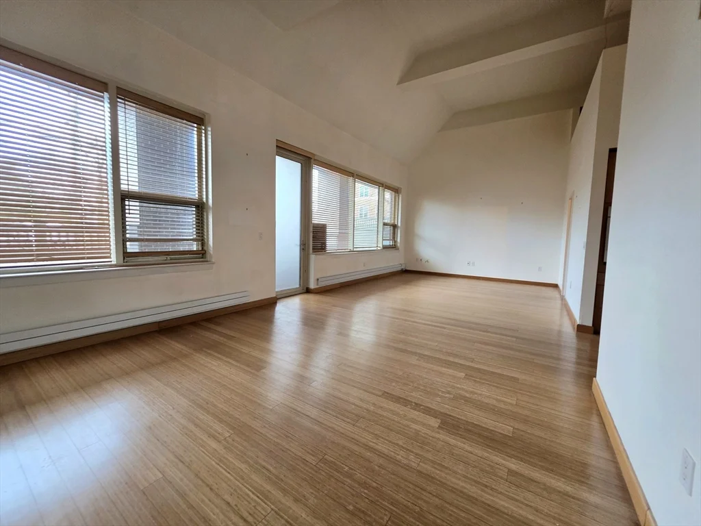 290 Pleasant St, Watertown