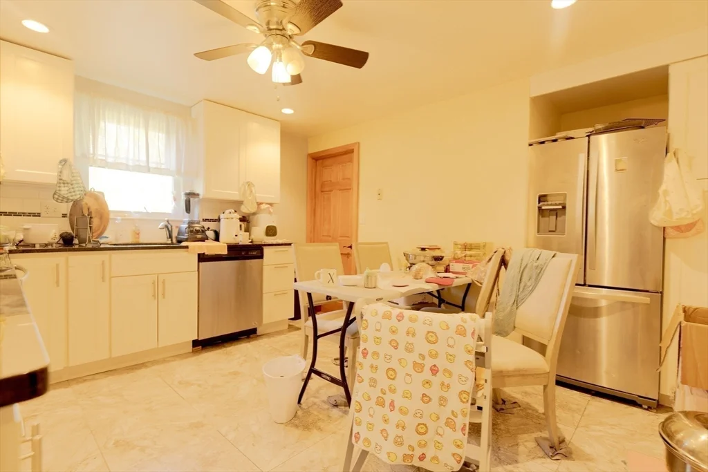 89 Brayton Rd, Oak Square