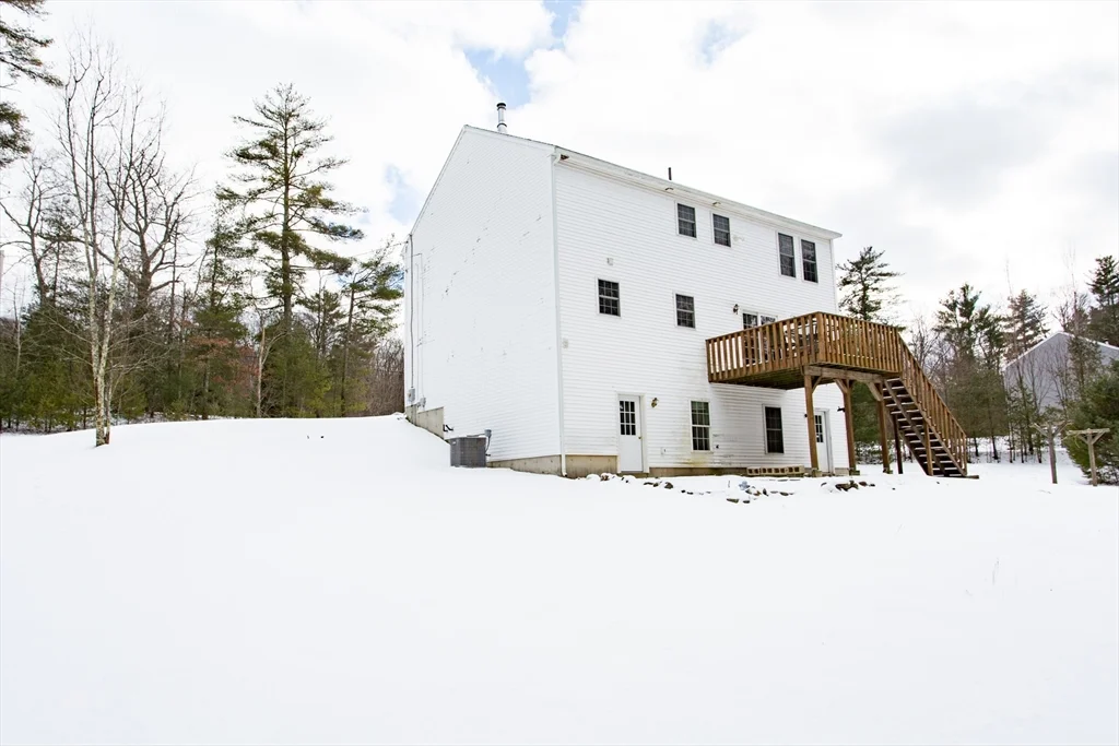 270 New Braintree Rd, West Brookfield