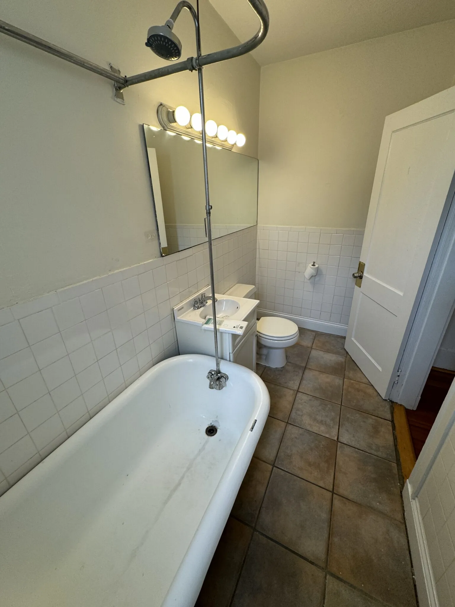 518 Cambridge St, Allston