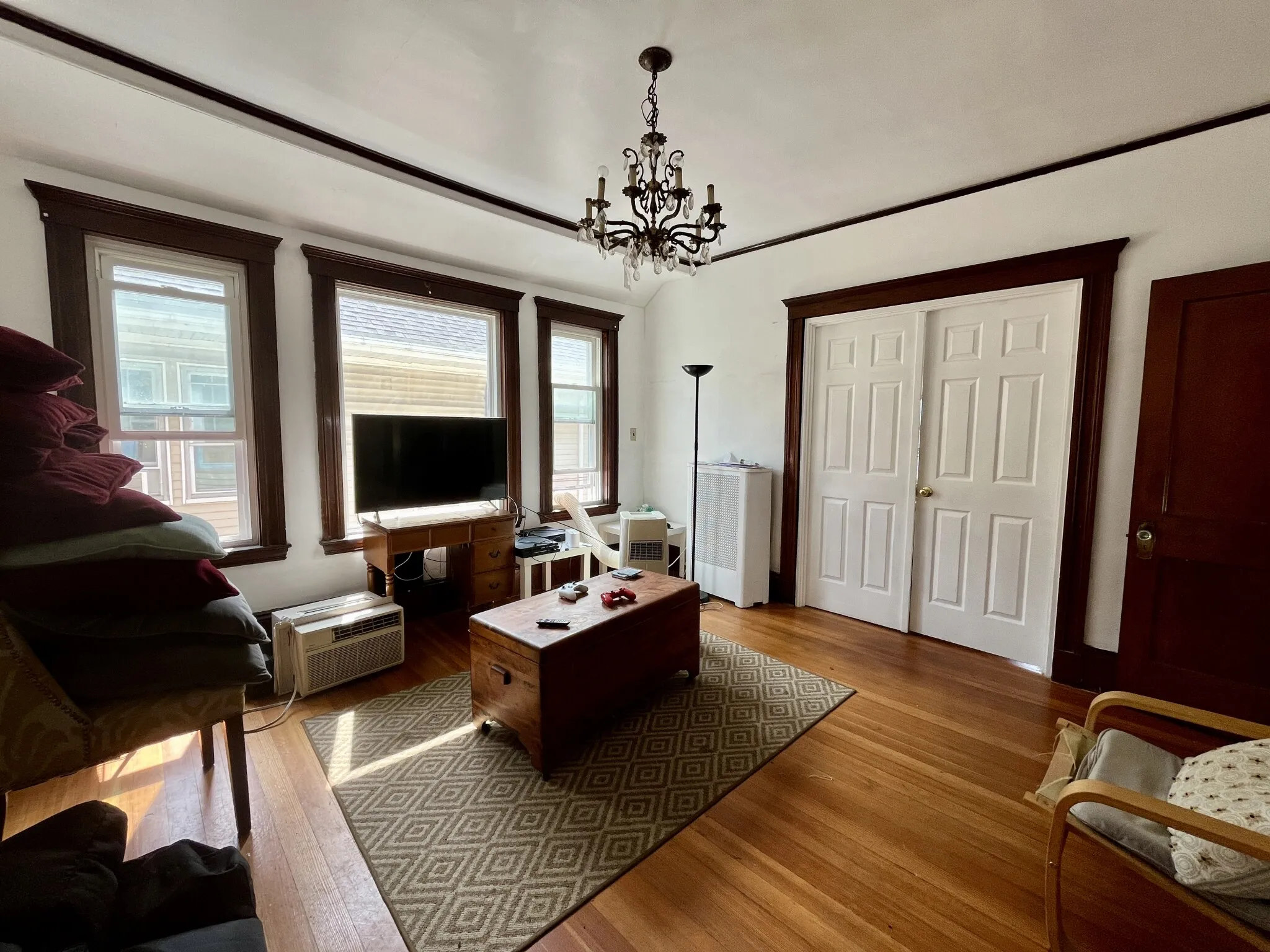 100 West Adams St, West Somerville