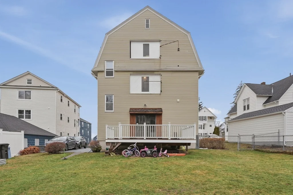 34 King Philip Rd, Worcester
