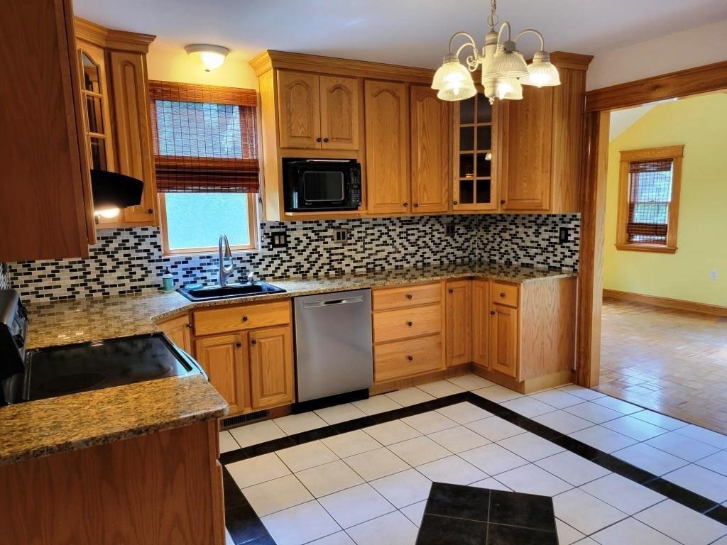 204 Massasoit Rd, Worcester